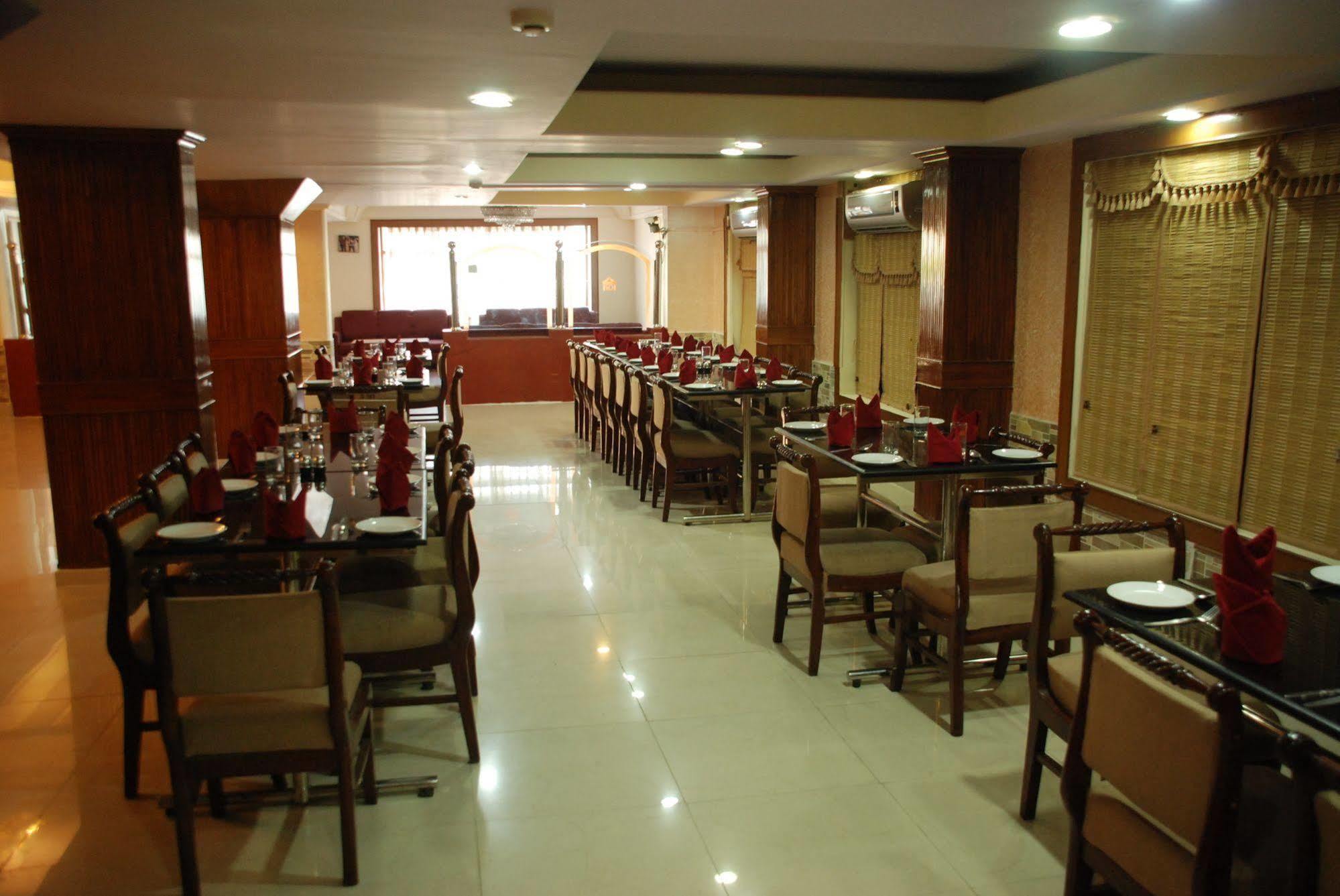 Hotel Ganga Ratan Agra  Esterno foto