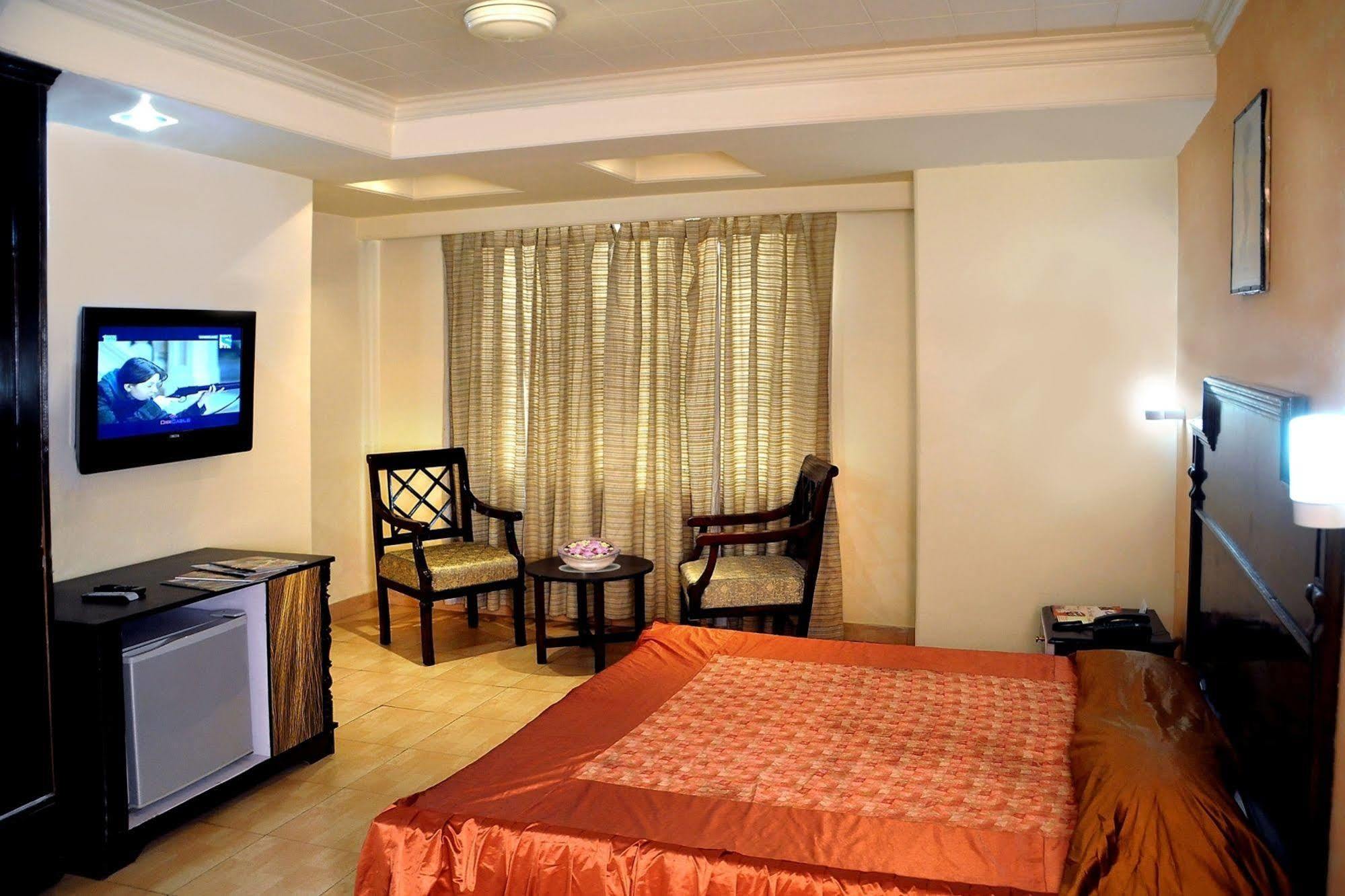 Hotel Ganga Ratan Agra  Esterno foto